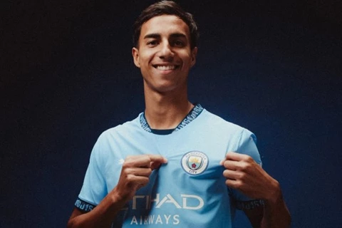  فيتور ريس: حققت حلم الطفولة بالانضمام لمانشستر سيتي.. وسافينيو فاجأني